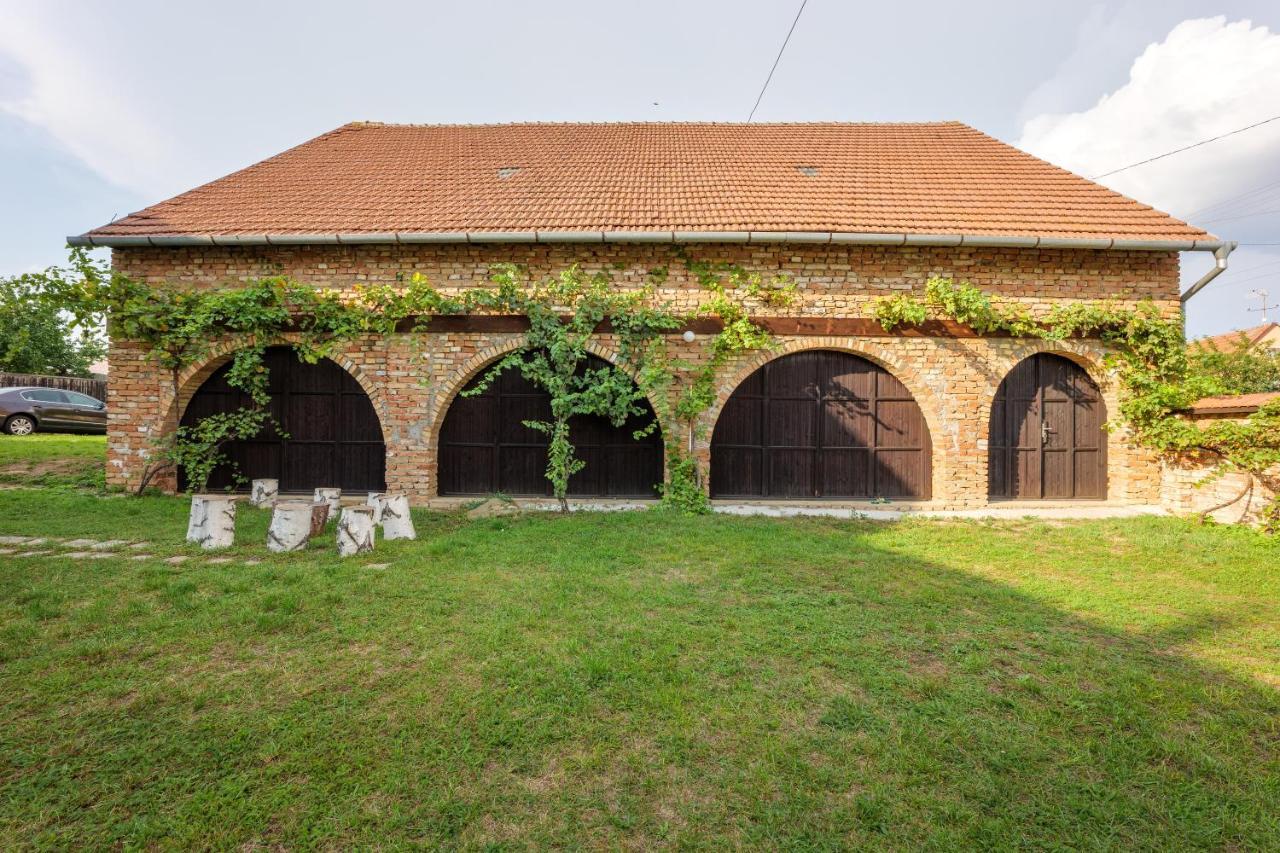 Penzion Posada Podivin Εξωτερικό φωτογραφία