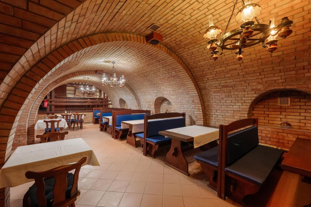 Penzion Posada Podivin Εξωτερικό φωτογραφία